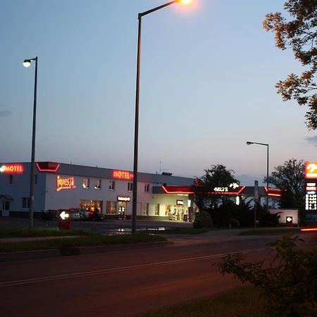 Impresja Motel Borek Wielkopolski Buitenkant foto
