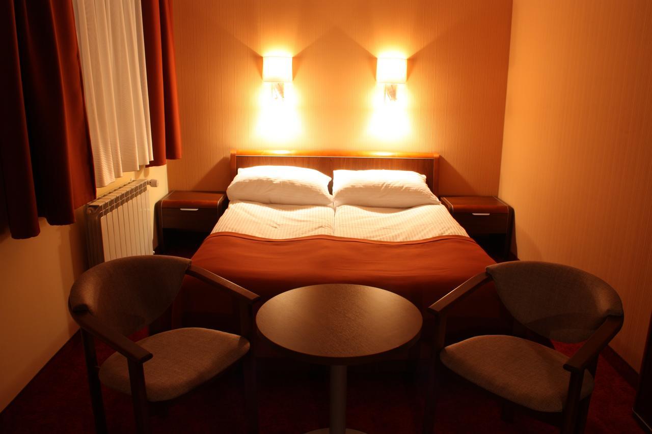 Impresja Motel Borek Wielkopolski Kamer foto